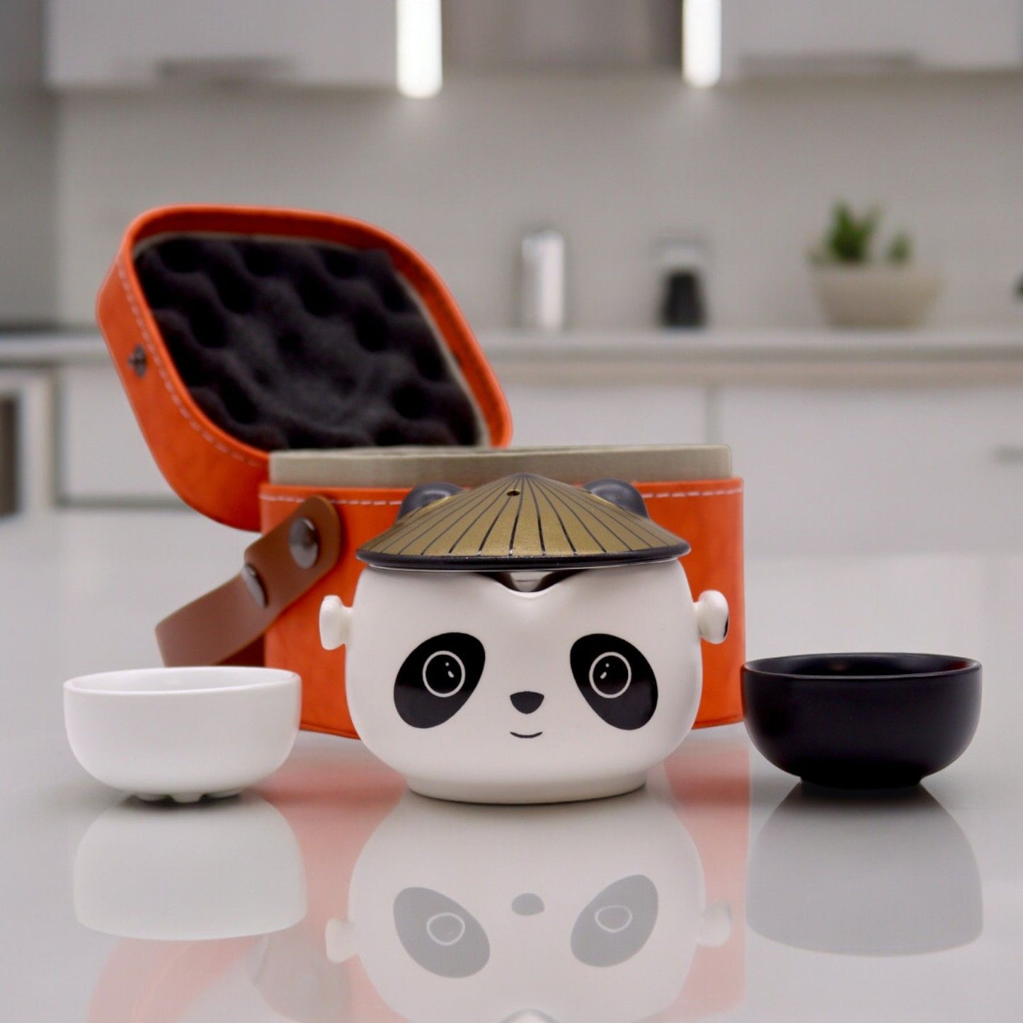 Set čajové konvice Kung Fu Panda – dva šálky – cestovní balení
