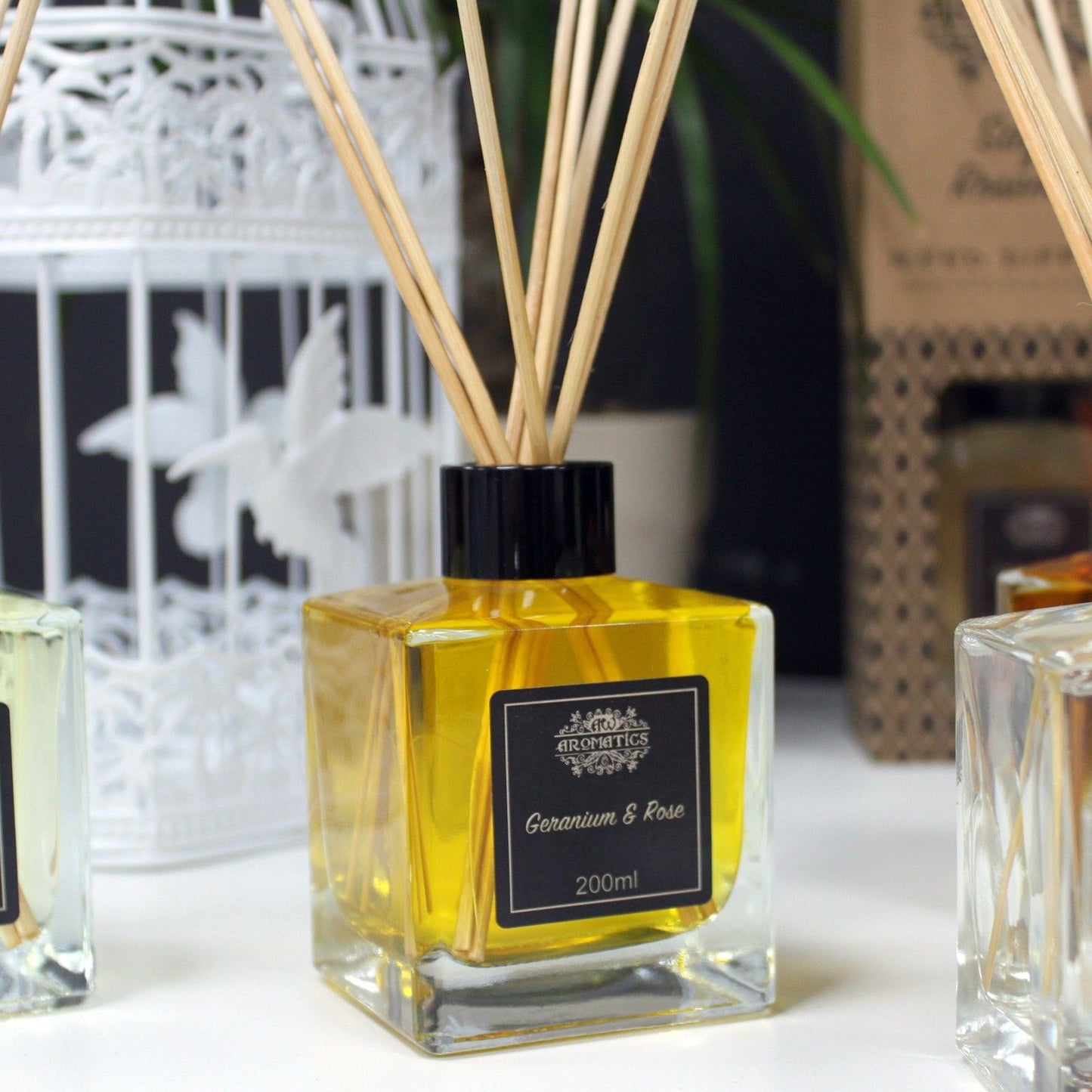 Aroma difuzér s esenciálními oleji Pelargonie & Růže 200 ml
