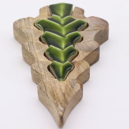 Malý Strom ve Stromu - Dřevěná Dekorace 15x10cm