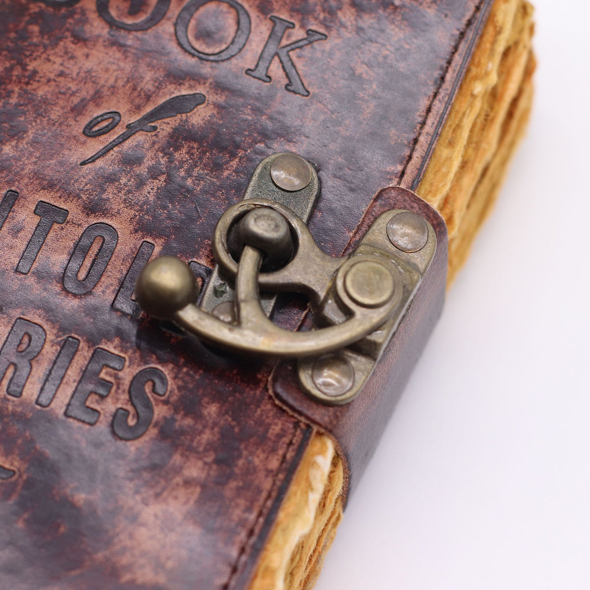 Kožený zápisník – The Book of Untold Stories