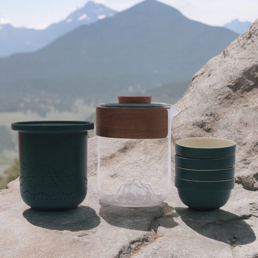 Set cestovní čajové konvice Mountain – Čtyři přátelé – cestovní balení